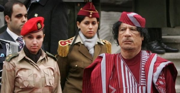 1-Gaddafi-and-female-bodyguards-1