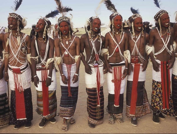 Découvrez la tribu Wodaabe du Niger où les hommes se maquillent pour impressionner les femmes: PHOTOS