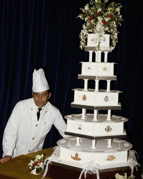 Princesse Diana: Une tranche de son gâteau de mariage sera en vente pour 4000 $: PHOTO
