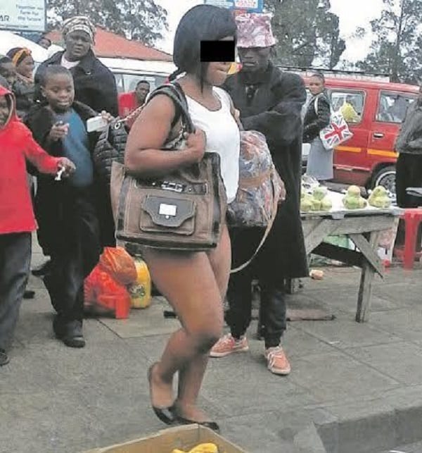 Afrique du Sud: Une femme à moitié nue provoque un tollé dans une gare de taxi (PHOTO)