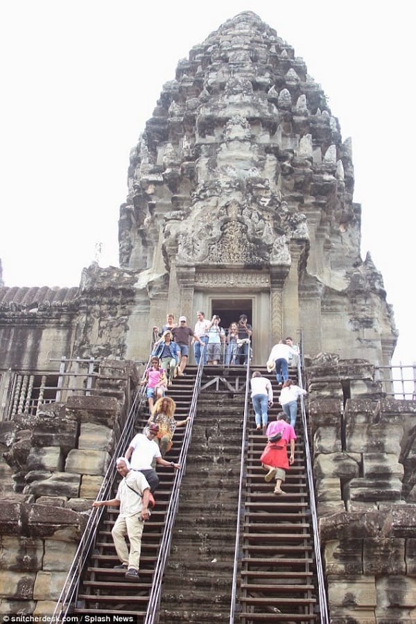 Beyoncé et Jay Z visitent le temple bouddhiste de Cambodge: photos