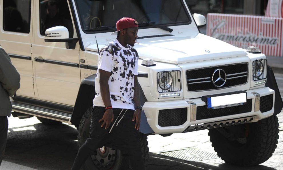 Sulley Muntari et sa Mercedes à 6 roues de plus de 800.000 euros: photos