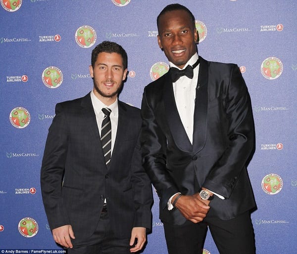 Didier Drogba: Les joueurs de Chelsea célèbrent leur victoire lors de son bal de charité(PHOTOS)