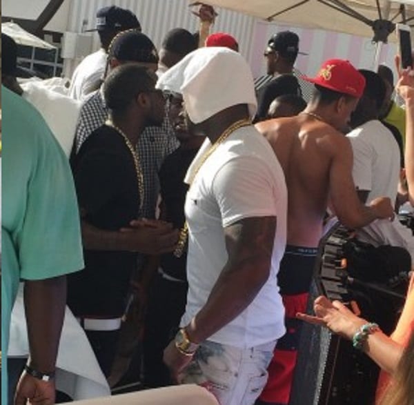 Davido fait la fête sur scène avec 50 Cent: photos