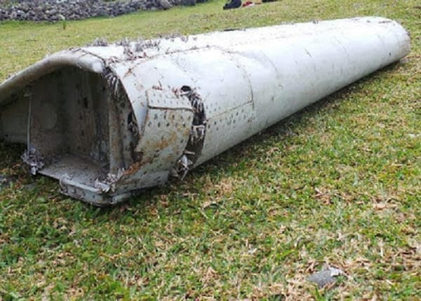 Le débris de l'avion malaisien disparu retrouvé: PHOTOS