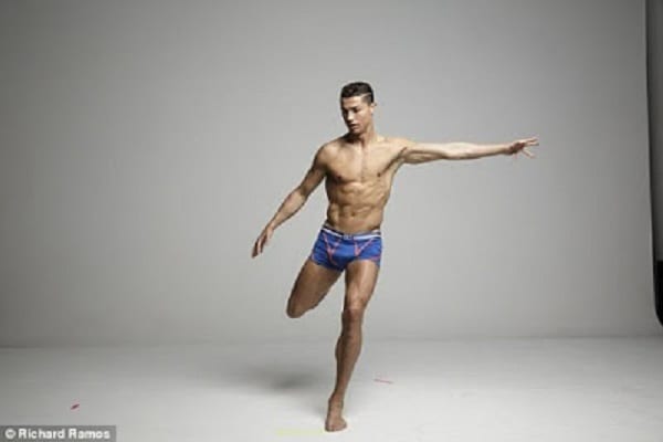 Cristiano Ronaldo: Découvrez les photos de la campagne de sa collection de sous-vêtements CR7
