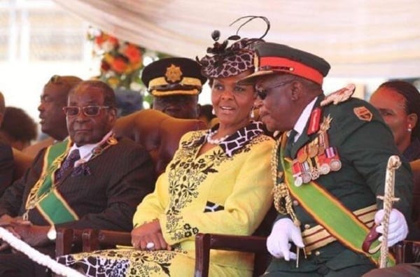 Est-ce la raison pour laquelle le président Mugabe a chassé son chef d'état-major de la Défense?