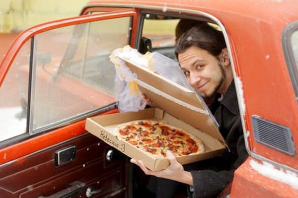 Russie: Cet homme épouse une pizza après des années de célibat: PHOTOS