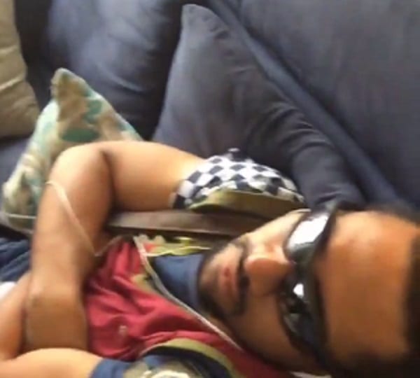Yvonne Nelson: Elle partage des photos de Majid Michel dormant à l'aéroport(PHOT0S)
