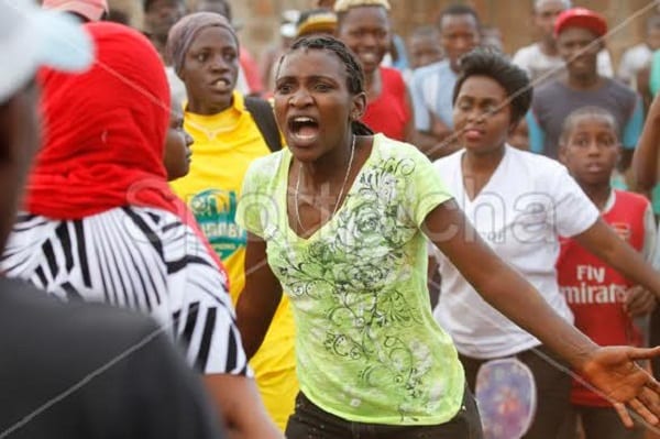 Kenya: deux femmes se battent pour un homme lors d'un match de football