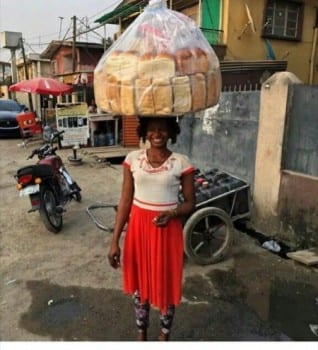 Nigeria : Une simple photo imprévue, fait d'une vendeuse ambulante mannequin...PHOTOS