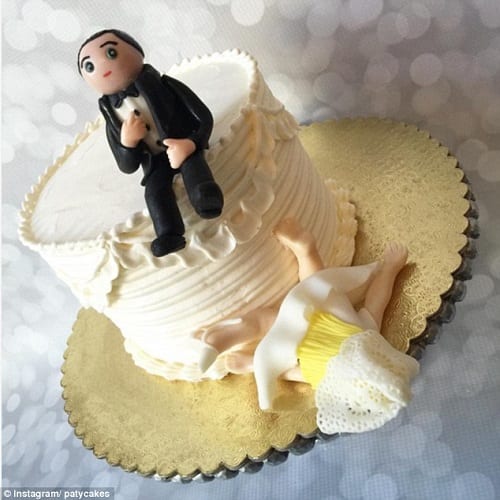 Le divorce se célèbre maintenant: Voici quelques 'gâteaux de divorce' drôles (PHOTOS)