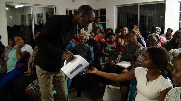 Afrique du Sud: Un pasteur fait "des miracles" en versant de l'eau bouillante sur sa congrégation (PHOTOS)