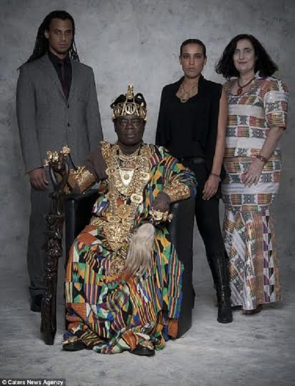 Ngoryifia Cephas, le roi ghanéen mécanicien en Allemagne qui dirige son peuple via Skype